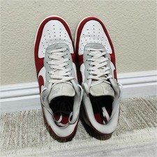Preços baixos em Nike Air Force 1 '07 Grey Red | eBay