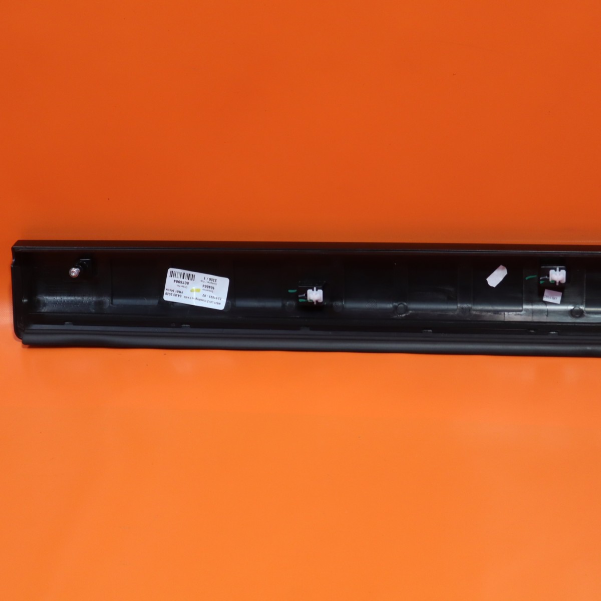Rolls-Royce Cullinan 2025-2026 Front Left Body molding Black