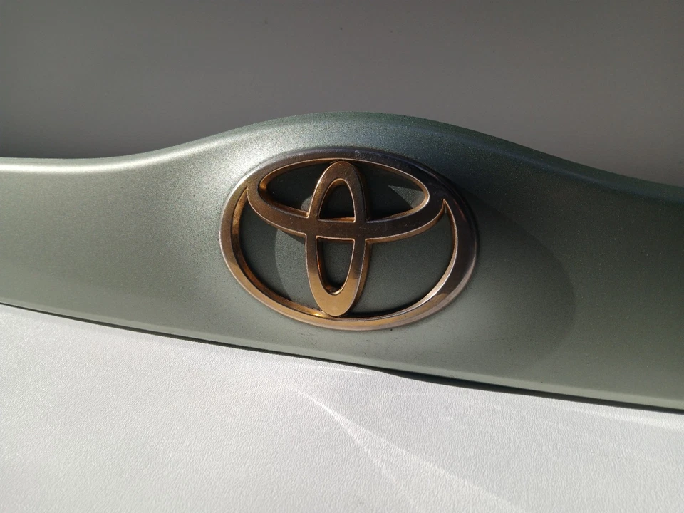 Toyota Prius 2004-09 maletero trasero portón trasero escotilla moldura manija 76801-47040  Foto 2 de 4