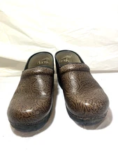 Dansko XP 2.0 Brown Slip On Shoes Floral Tooled Leather Womens Size 9.5