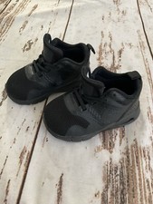 NIKE AIR MAX TAVAS SIZE 5