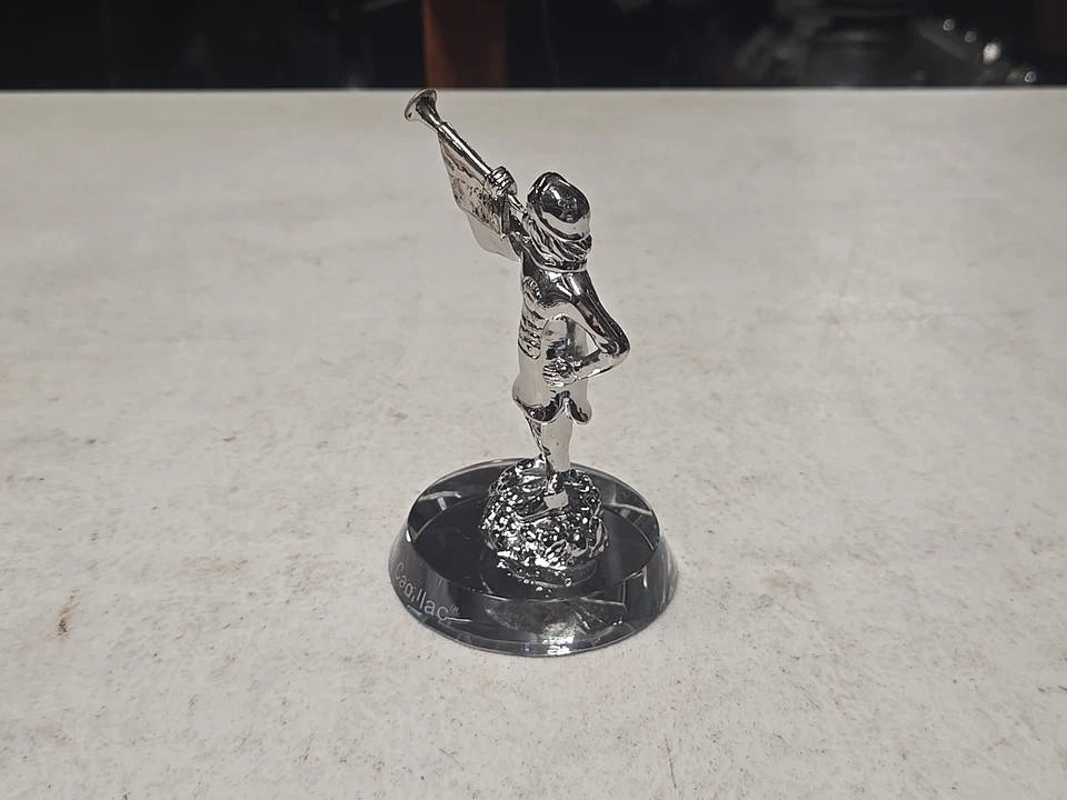 1930 Cadillac Hood Ornament Signature Models Replica Paperweight - Image 4 of 4