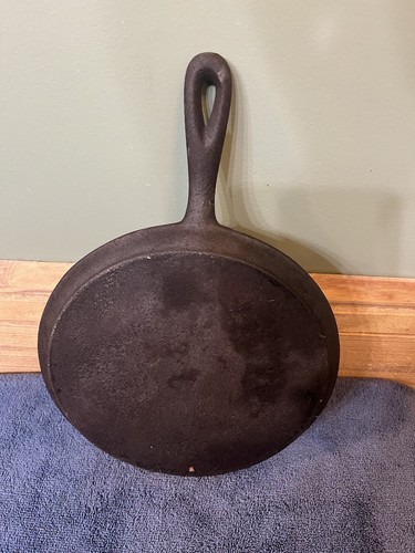 Vintage / Antique Cast Iron Flat 10x10”Griddle Skillet Pan . Unmarked 14” total - Picture 7 of 15