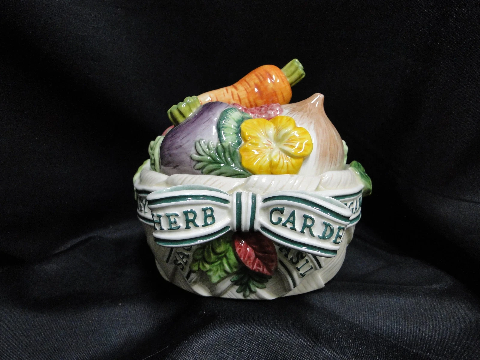 Fitz & Floyd Herb Garden: Round Covered Butter Dish, 5 3/8" x 4 3/4" Tall