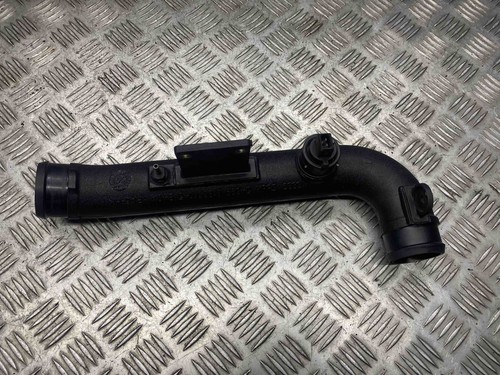 VW PASSAT B5 3B2 Ladeluftkühlerschlauch 8D0145840A 1.90 Diesel 81kw 20708831