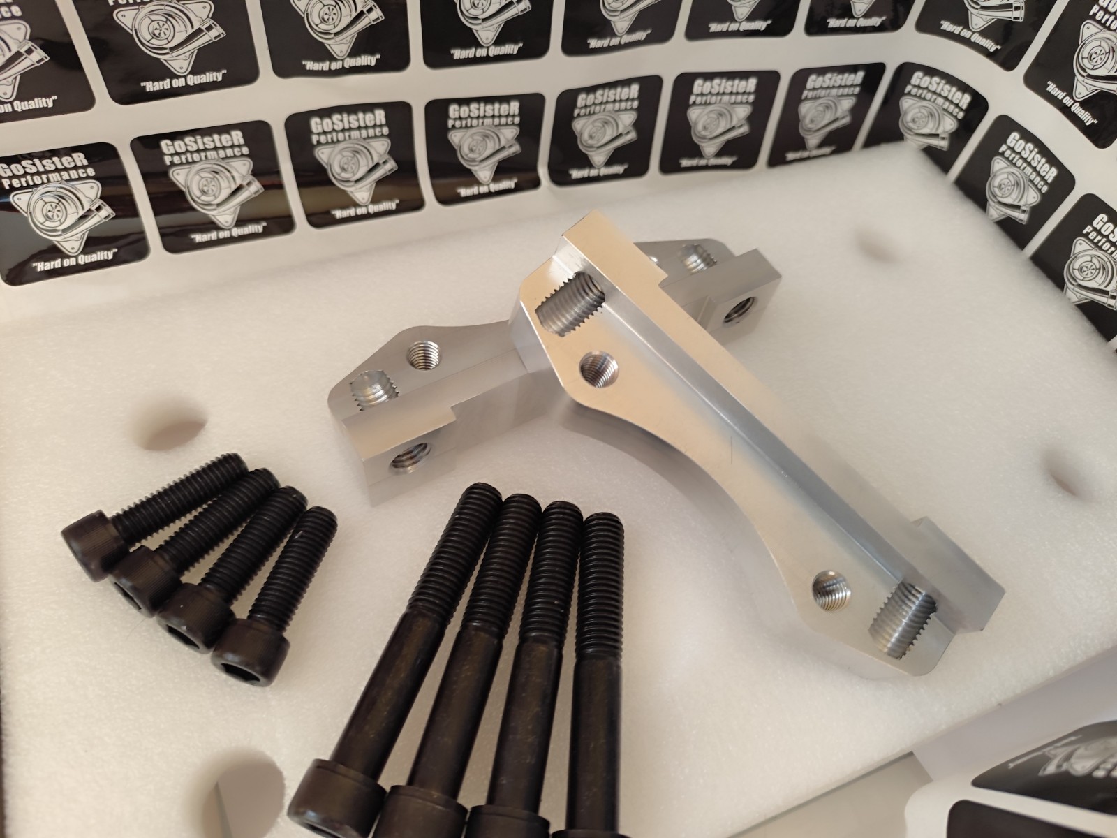 Support d'étrier 4 pistons pour optimiser les sorties sur piste - 2
