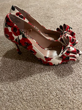 Betsey Johnson Floral Bow Pointed Toe Stiletto Pump Heels Women's Size 6