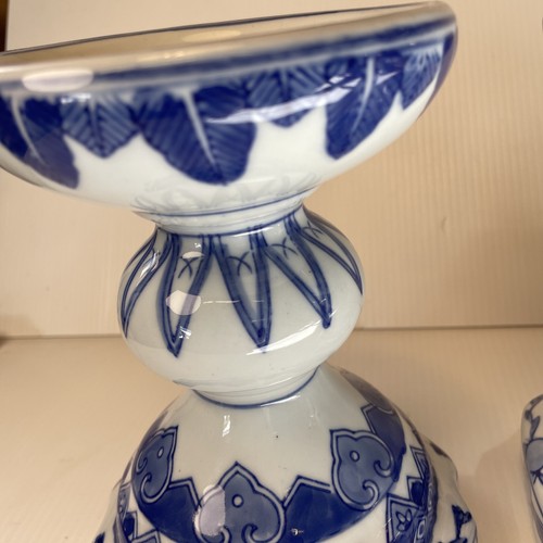 "Par de candelabros de pilar de cerámica Chinoiserie azul y blanco vintage largo 7,5""" - Imagen 8 de 16