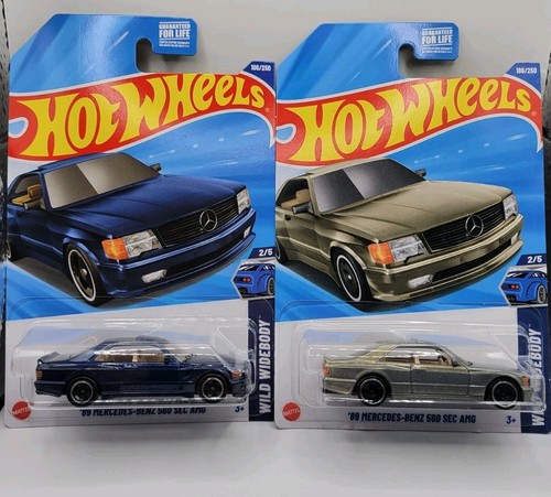 Hot Wheels - '89 Mercedes-Benz 560 SEC AMG – JBB85 - Wild Widebody 2/5 - dunkelblaues Luxus-Coupé im Maßstab 1:64, offiziell Lizenziertes Mercedes-Modell - Mattel 2025 (186/250) - 1:64