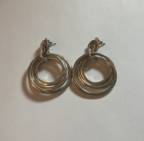 UNOde50 SILVER PLATED IRREGULAR CIRCLE DANGLING EARRINGS