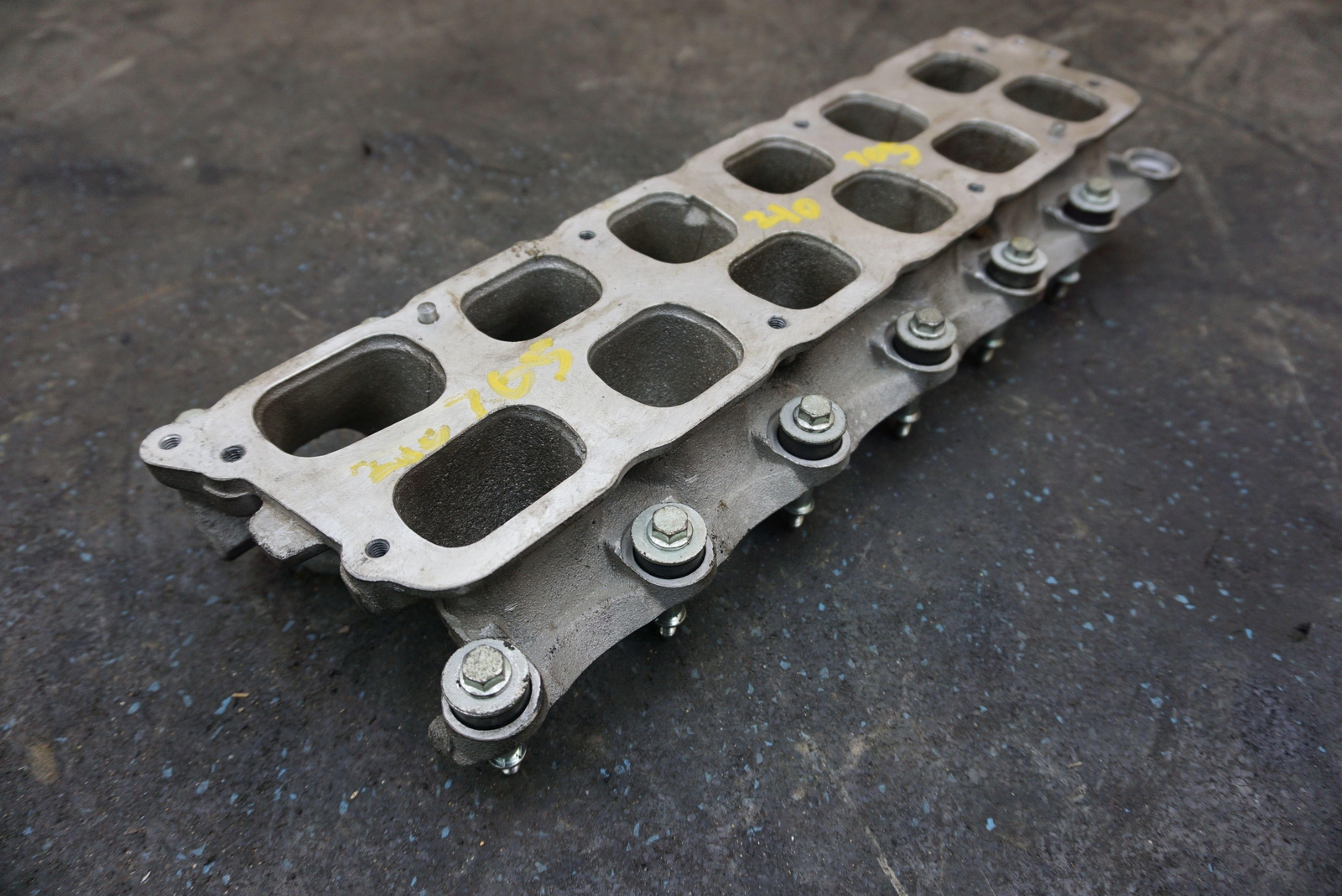 6.0L W12 Engine Lower Intake Manifold 07C133204 Bentley Continental GT GTC 2005