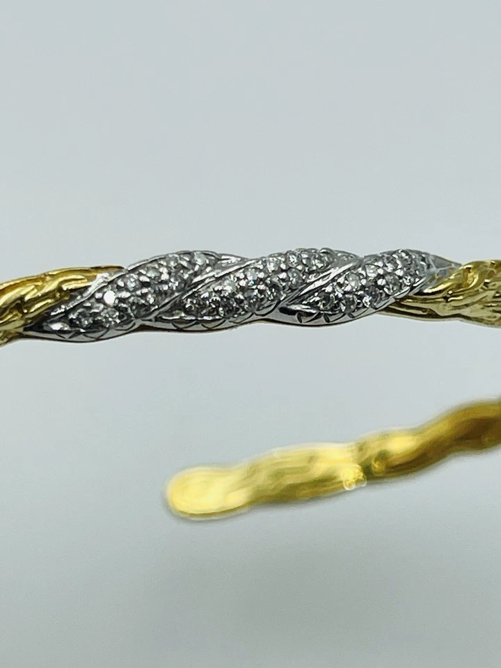 Brazalete flexible estrecho de diamantes y oro amarillo de 18 k John Hardy Foto 4 de 4