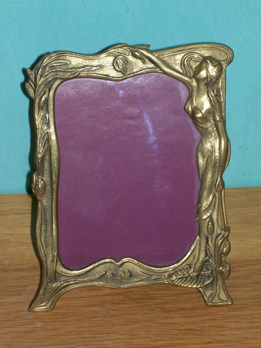 Heavy Solid Brass Art Deco picture frame 13 x 10cm Photo overall 17 x 13cm Lady - 第 1/4 張圖片