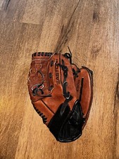 Easton Z Flex Youth Baseball Glove 10.5  Right Hand Throw ZFX300