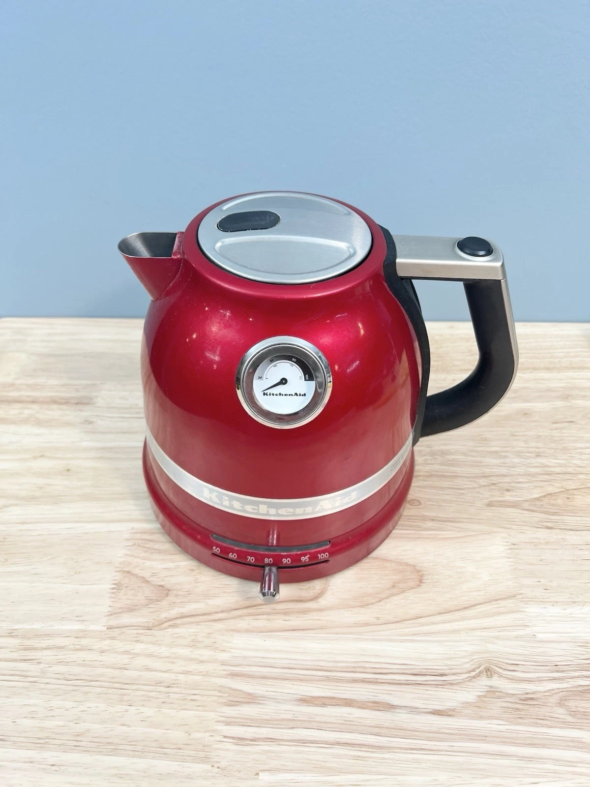 KitchenAid RKEK1522CA Kettle Candy Apple Red Pro Line Electric Kettle USED