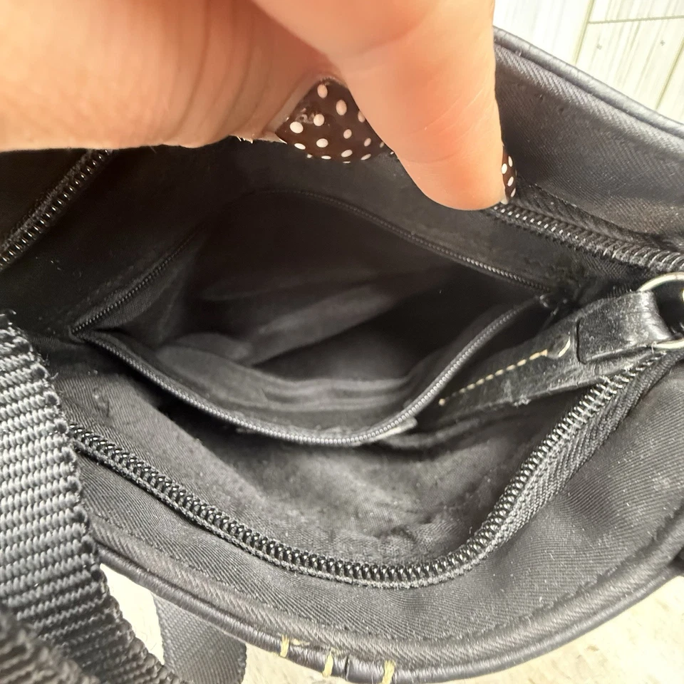 Franco Sarto女式斜挎包黑色皮革可调肩带8英寸高 — 第 4/4 张图片