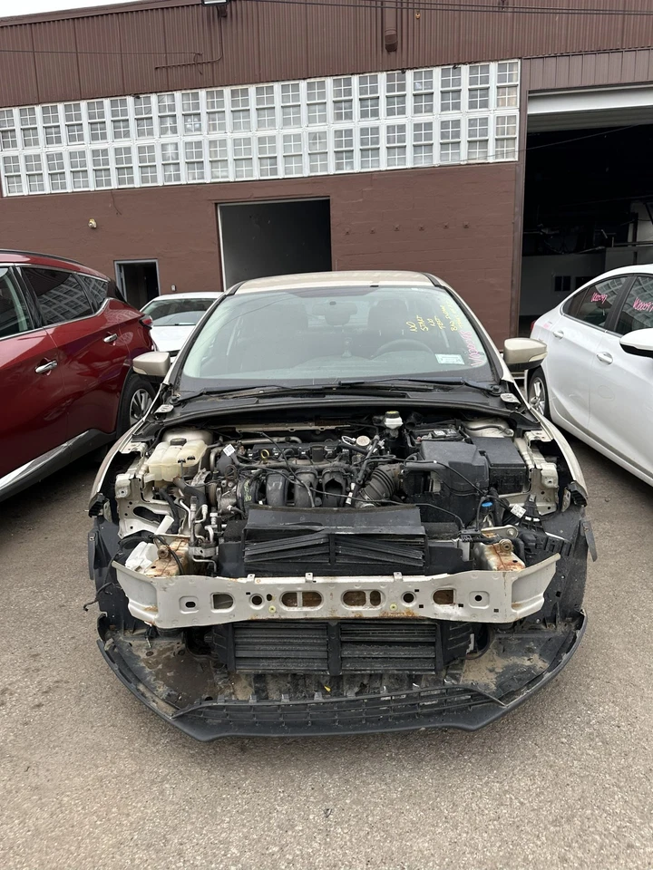 Used Left Quarter Glass fits: 2017 Ford Focus Sdn black moulding Left Grade A Foto 3 de 4