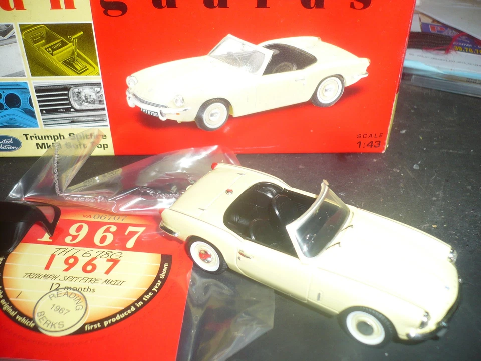 TRIUMPH SPITFIRE MK 3 SOFT TOP JASMIN YELLOW VANGUARDS 1/43 NEUVE - Photo 2/2