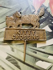 Vintage Katzenkreuzschild massiv Messing 