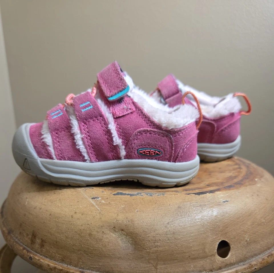  Zapatillas deportivas Keen para niñas pequeñas Fruit Dove rosa Newport con ribete polar talla 6 Foto 2 de 4