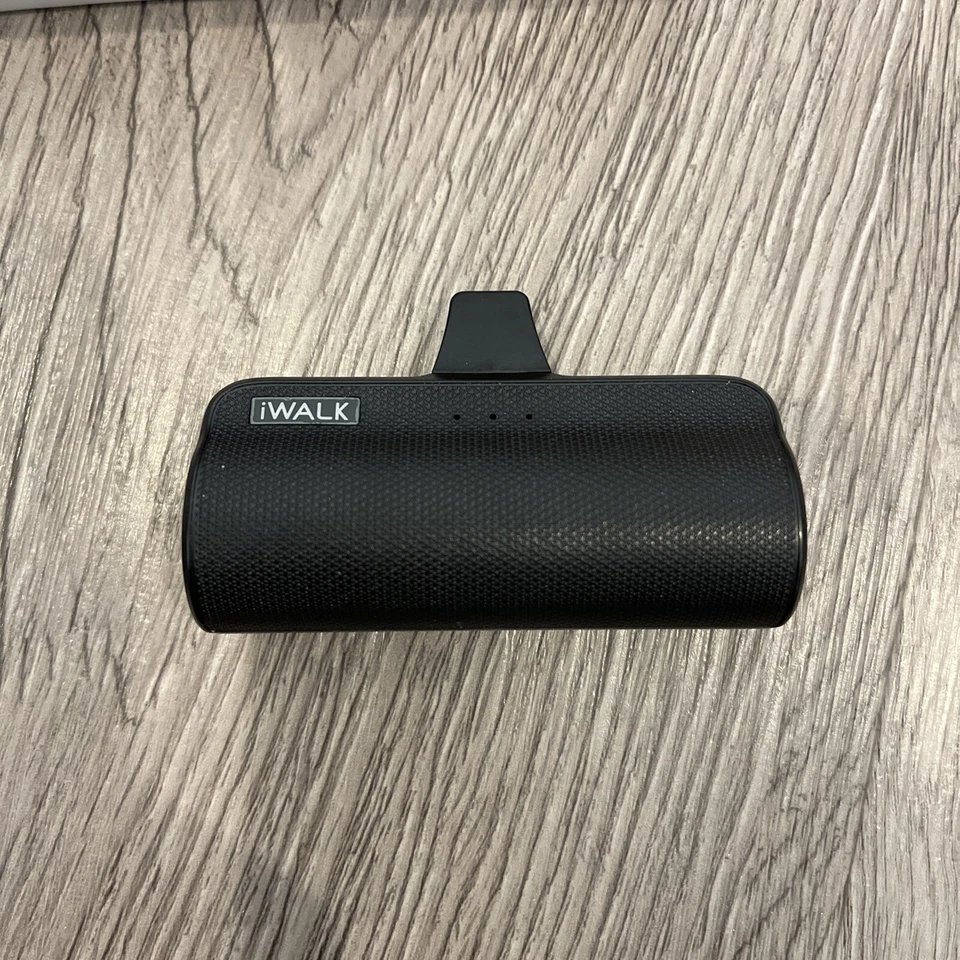 Mini Cargador Portátil iWALK para iPhone con Cable Incorporado [Actualizado], Negro  Foto 3 de 4