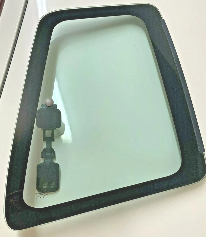 Ford Explorer Sport 1993-2002 cuarto derecho ventana de ventilación de cristal (pasajero) Foto 3 de 4