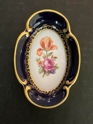 JLMENAU GRAF VON HENNEBERG ECHT KOBALT PORCELAIN TRINKET DISH (GERMANY)