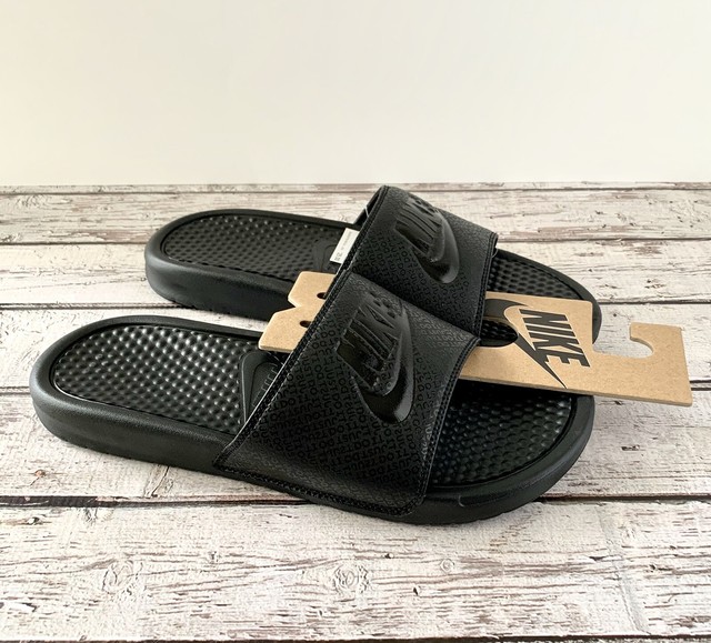 nike benassi triple black
