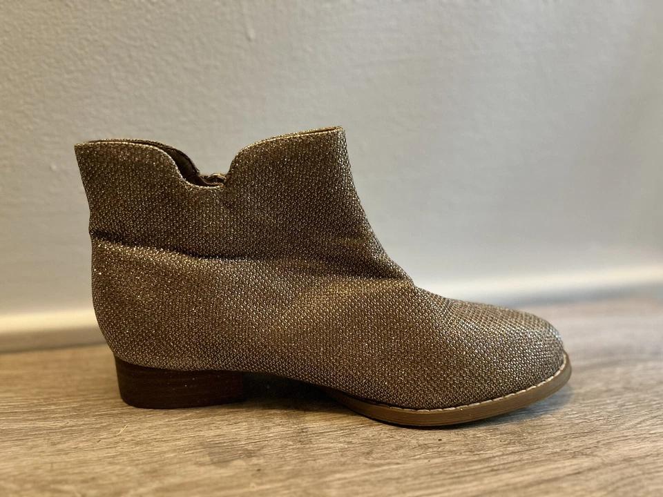 Botas brillantes GB para niña talla 4 Foto 3 de 4