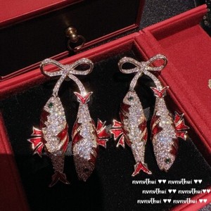 Authentic Retro jewelry, necklaces, earrings, fashionable art