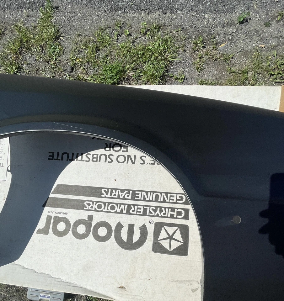 Новое из старых запасов переднее крыло 1985-1989 Chrysler Lebaron 1985-1989 Dodge Lancer правое 4342478 - Изображение 3 из 4