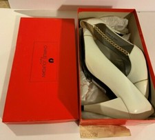 Charles Jourdan Vintage Leather Pumps W/Brass Side Chain Size 8 1/2 Ivory