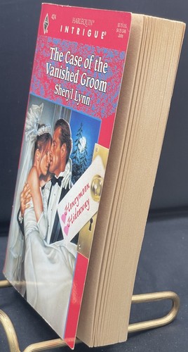 The Case of the Vanished Groom (Honeymoon Hideaway) (Harlequin Intrigue #424) - Picture 3 of 4