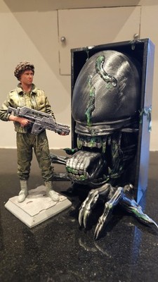 Elen Ripley ALIEN  statue  Christmas Present Collectors Item Classic Movie Fan