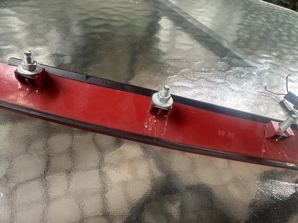 TESTED 1999-09 Saab 9-5 Wagon SportCombi High Trunk Third Brake Light 5335864 - Image 4 of 4