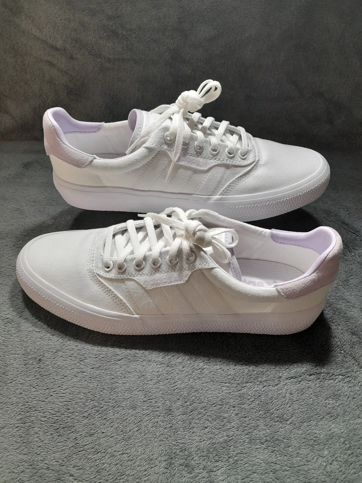 Adidas Originals: 3MC Vulc. Regno Unito taglia 9 bianco e lilla. Unisex (073)