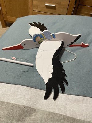 Goki Schwingfigur Storch mit Baby Junge