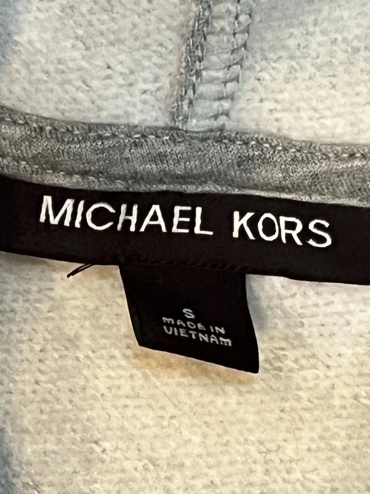 Felpa con cappuccio e zip KORS. Di Michael Kors. Taglia S