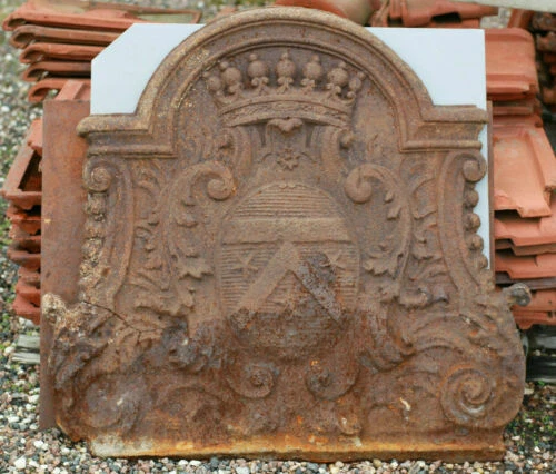 Cheminées anciennes plaques en fonte