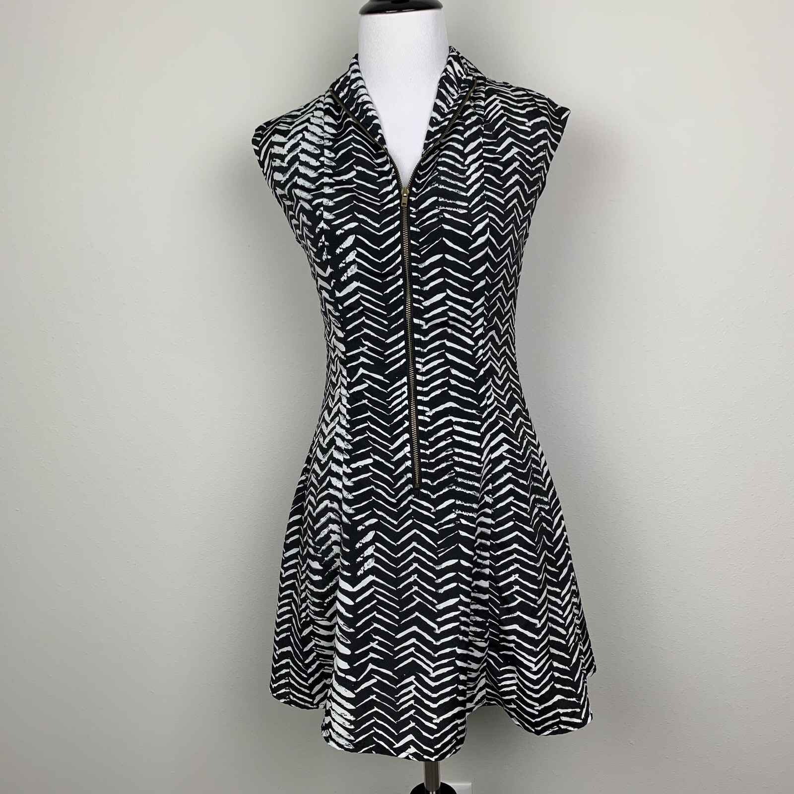 Aqua Womens Black White Mini Party Skater Dress Geometric Print Size