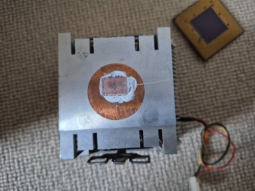 Combo procesador CPU y disipador de calor AMD Athlon A1000AMT3B 1000 MHz 1,0 GHz Socket A 462 - Imagen 4 de 5