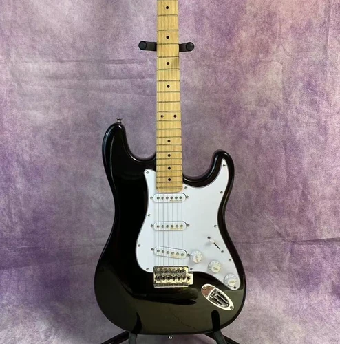 Free shipping: Black 6-string ST electric guitar with basswood body Fast deliver