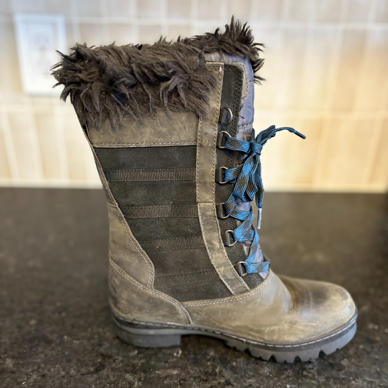 Stivali Keen Wapato in pelle da donna taglia 8 impermeabili isolati invernali grigi scarpe