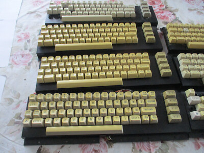 Commodore 64 Taste/Kappe+Feder+Stempel für C64/C64C/C64II Taste nach Wahl