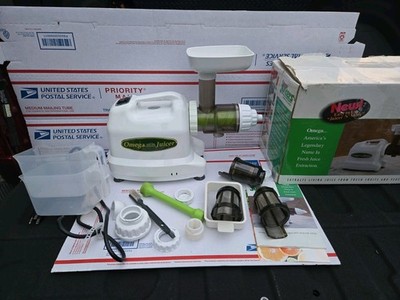 Omega 8002 Cold Press Juicer Vegetable Fruit Juice Extractor
