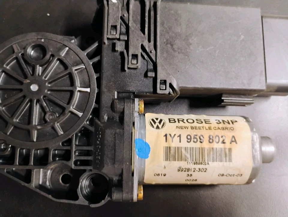 ✅ 2003 - 10 大众全新甲壳虫可转换右乘客车窗电机原始设备制造商 1Y1959802 — 第 4/4 张图片