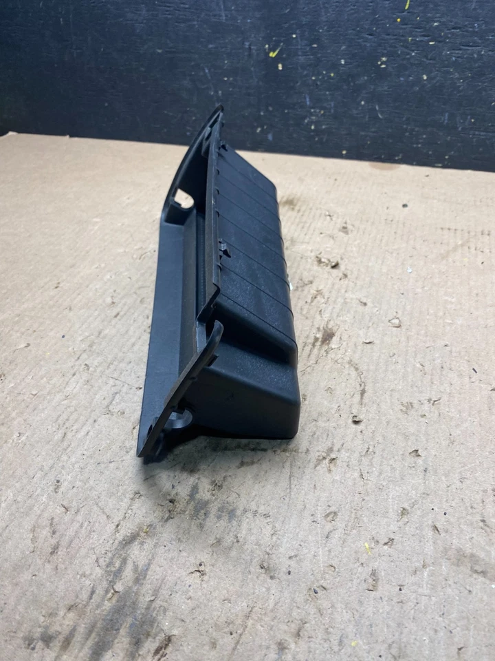 Bandeja de almacenamiento para salpicadero Volkswagen Beetle 2012 a 2019 5C1857105 Q9199 Foto 3 de 4