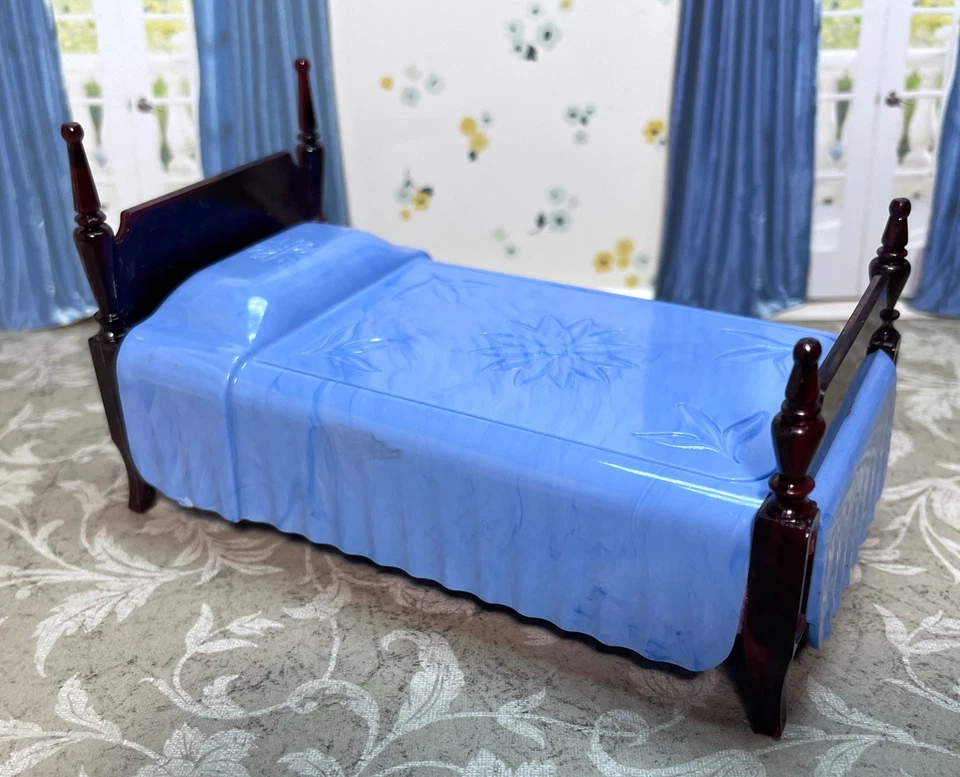 Ideal BEDROOM SET W/ BLUE BED Vintage Dollhouse Furniture Renwal Plastic 1:16 - Image 4 of 4
