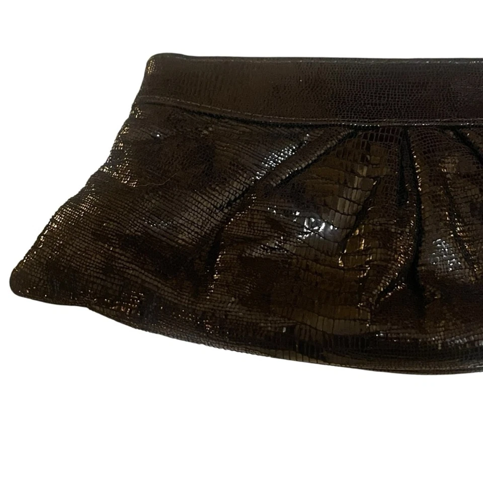 Lauren Merkin 黑色闪亮人造蛇皮浮雕前夜皮革晚装手包 — 第 2/4 张图片