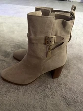 COACH Olivia Oat Suede Leather Gold Metalware Block Heels Booties Womens Sz 10 M